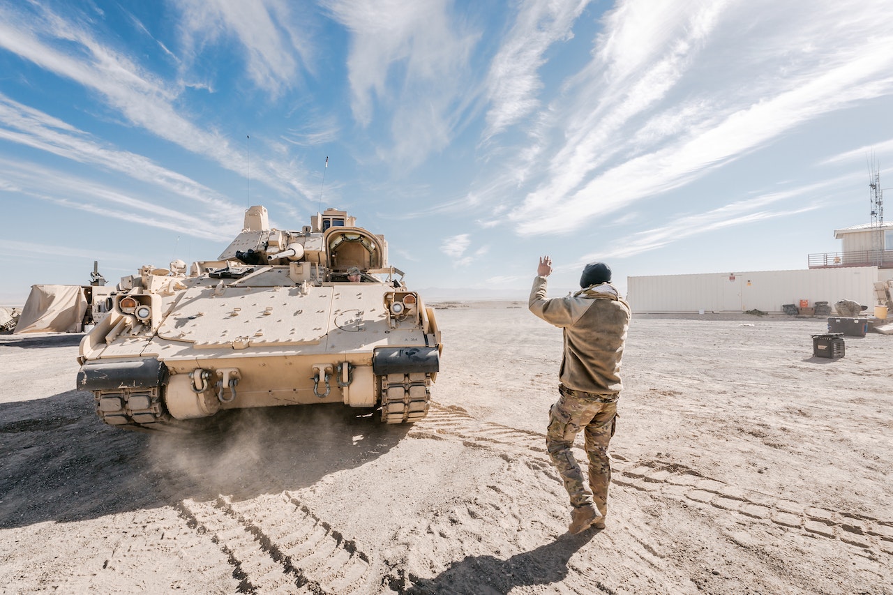 Ce înseamnă să visezi un tanc militar?